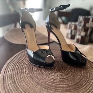 .**LOWEST PRICED IN THIS STYLE , COLOR, AND SIZE 39.5 EUR/Round Chick Alta Black